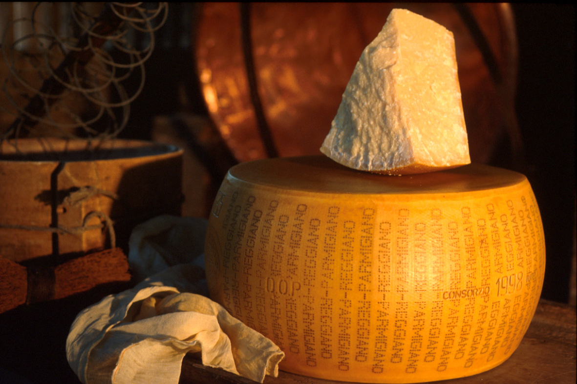 Forme di Parmigiano Reggiano in stagionatura